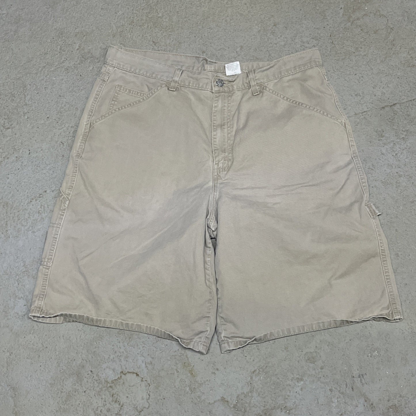 Vintage Levi’s L2 Baggy Tan Carpenter Shorts