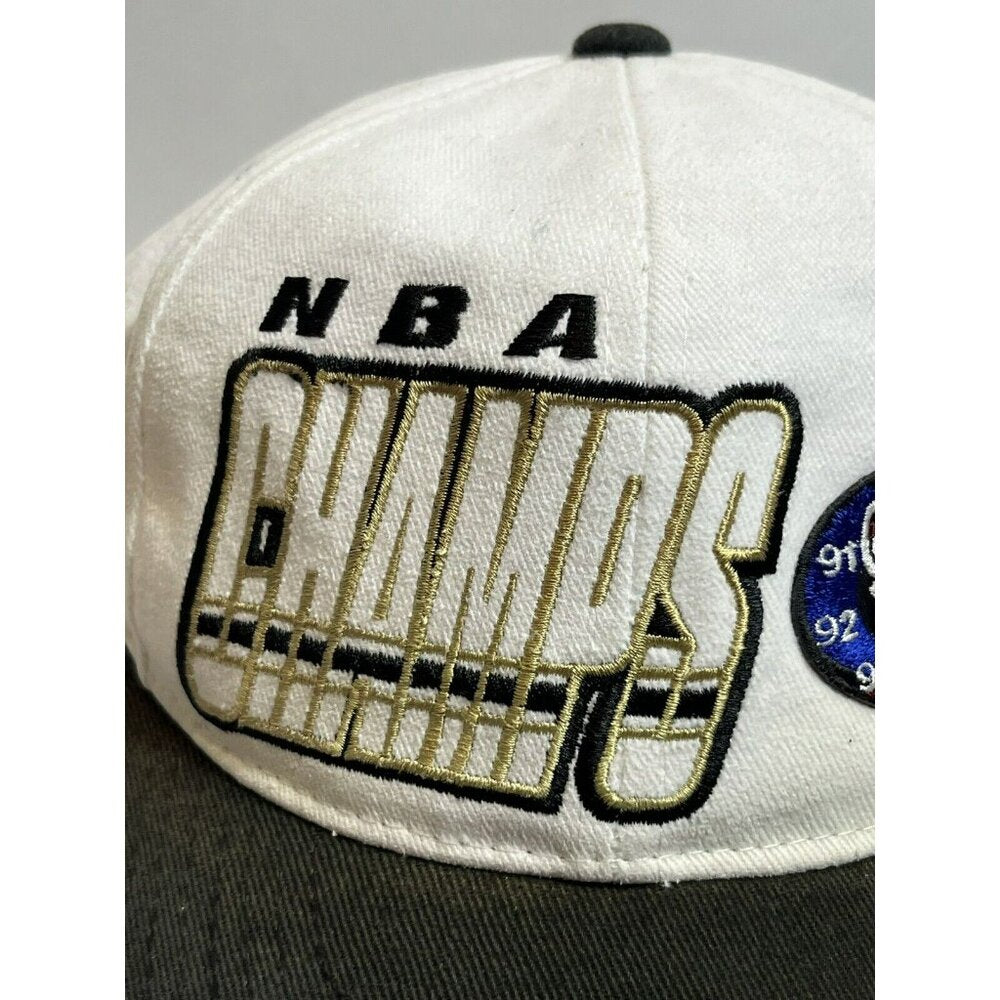 Vintage 90s Chicago Bulls Starter Hat