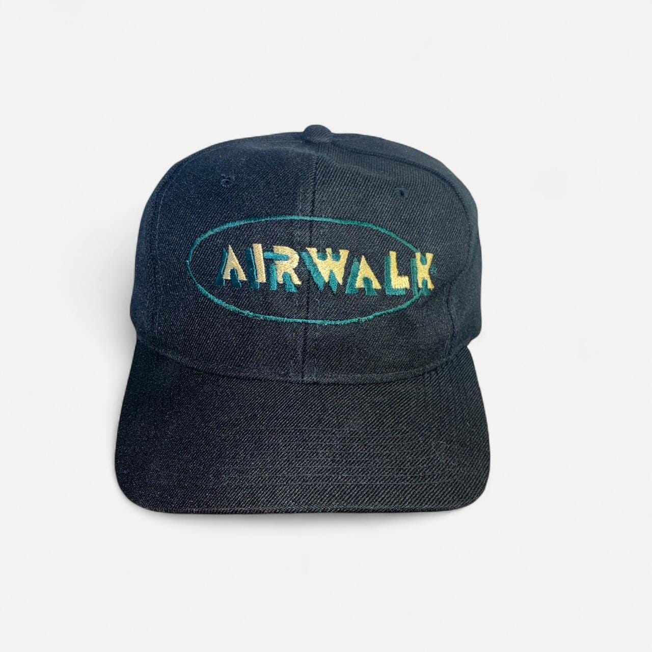Vintage Airwalk Men's Black Snapback Hat