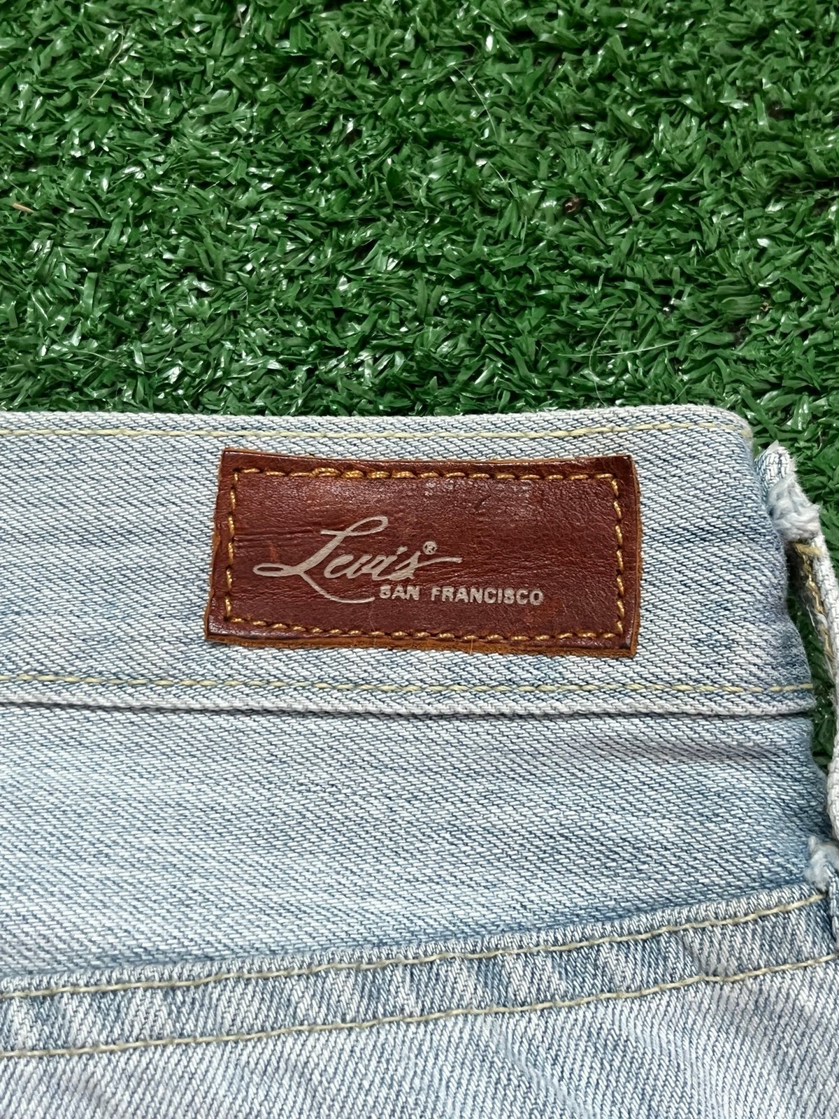 Deadstock Y2K Levi’s San Francisco 501 Jeans