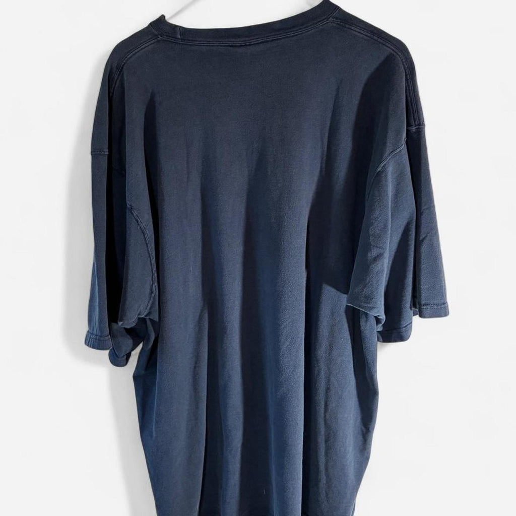 Pluma Men's Navy and Blue T-shirt