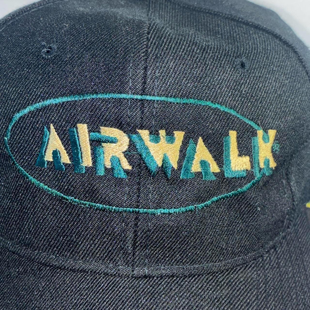 Vintage Airwalk Men's Black Snapback Hat